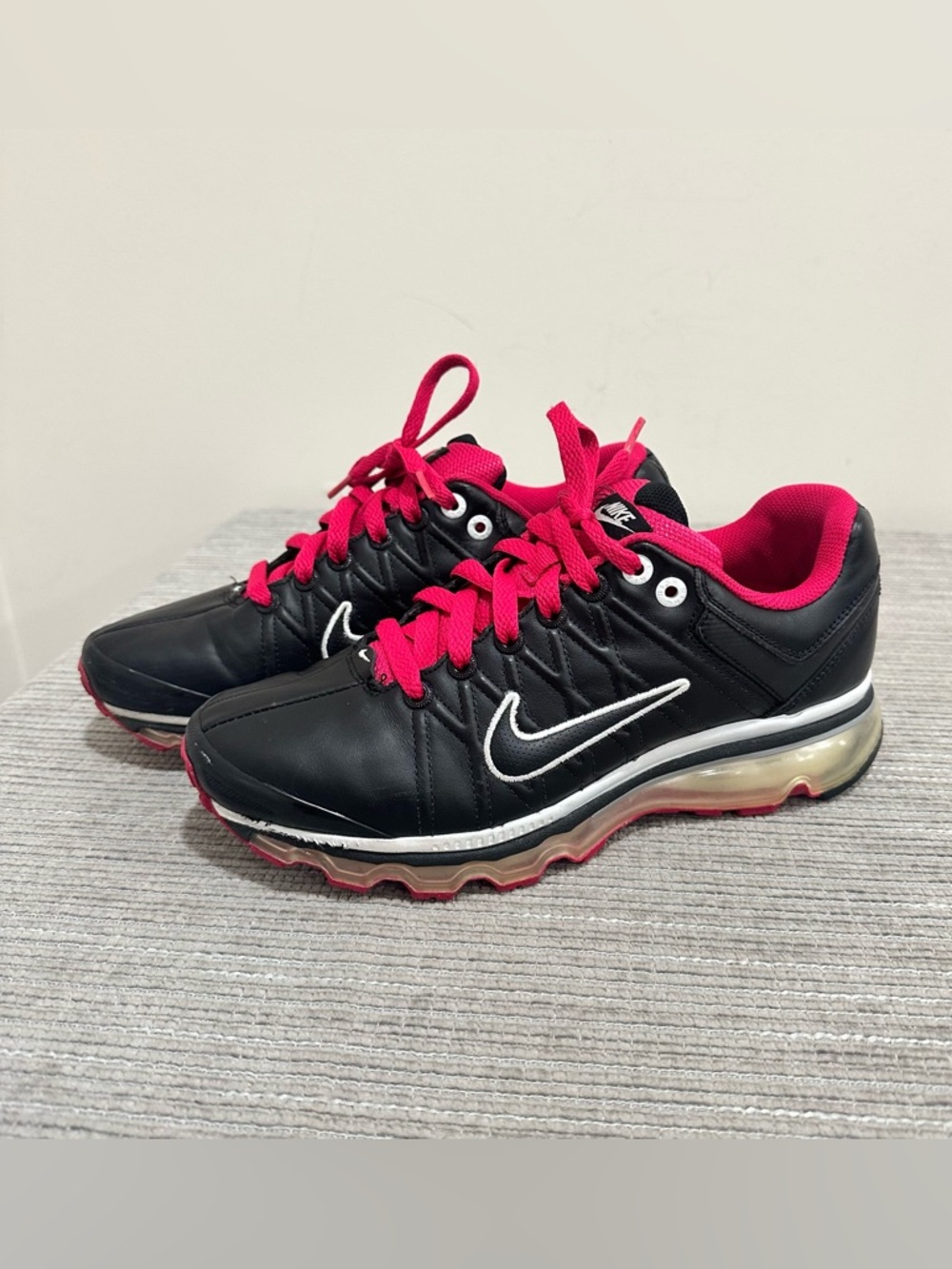 Nike Air Max 2010 Leather Womens Black Pink 407975-001 Sneakers Size 8